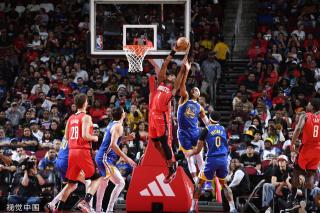 伴随着巨大 伴随着巨大